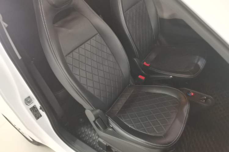 Used Wuling Hongguang MINIEV 2021 Macaron Fashion Model Lithium Iron Phosphate Right Front Seat