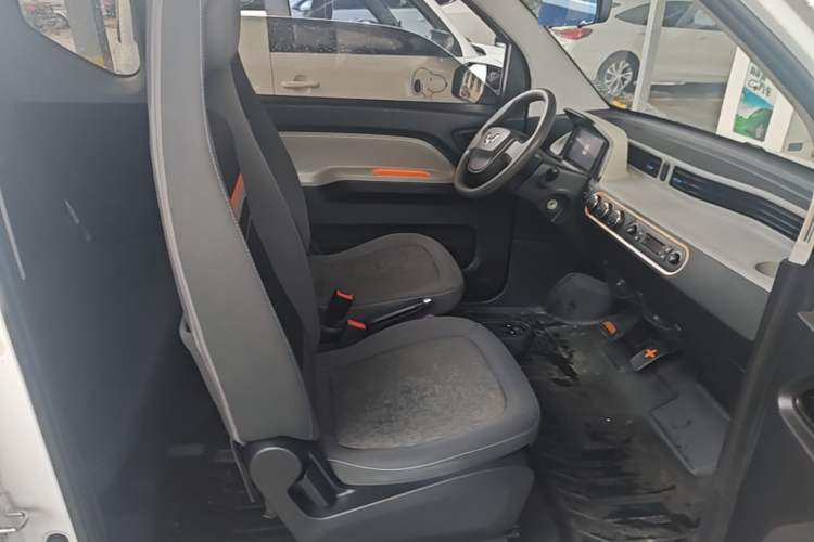 Used Wuling Hongguang MINIEV 2021 Macaron Fashion Edition Lithium-Ion Battery Right Front Seat