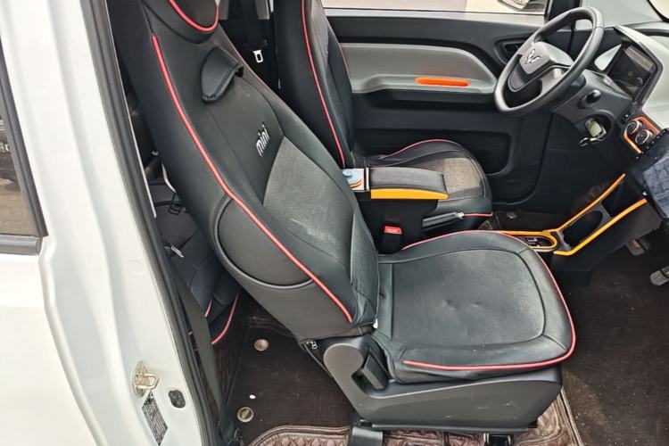 Used Wuling Hongguang MINIEV 2021 Macaron Fashion Edition Lithium-Ion Battery Right Front Seat