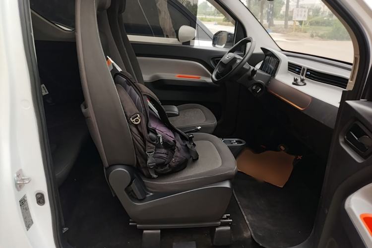 Used Wuling Hongguang MINIEV 2021 Macaron Premium Model – Lithium-NMC Right Front Seat