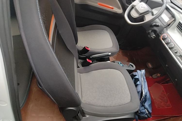 Used Wuling Hongguang MINIEV 2021 Macaron Fashion Model Lithium Iron Phosphate Right Front Seat