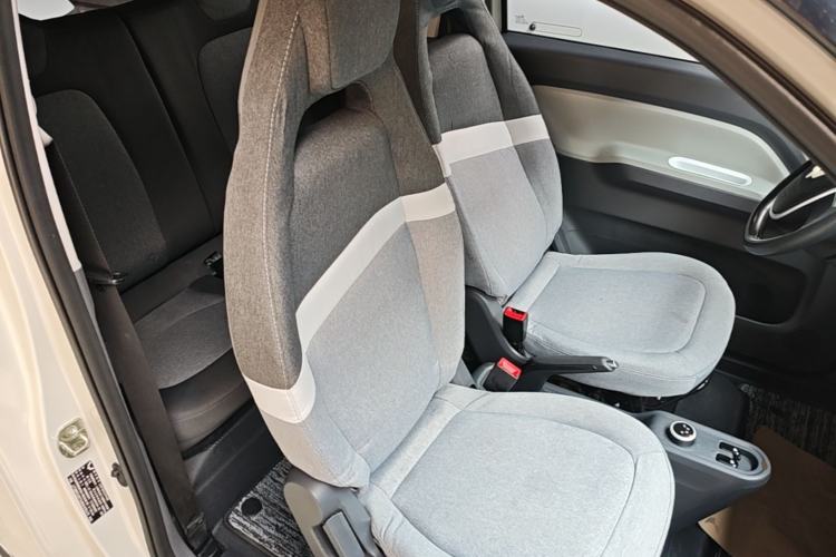 Used Wuling Hongguang MINIEV 2021 Macaron Premium Model – Lithium Iron Phosphate Right Front Seat