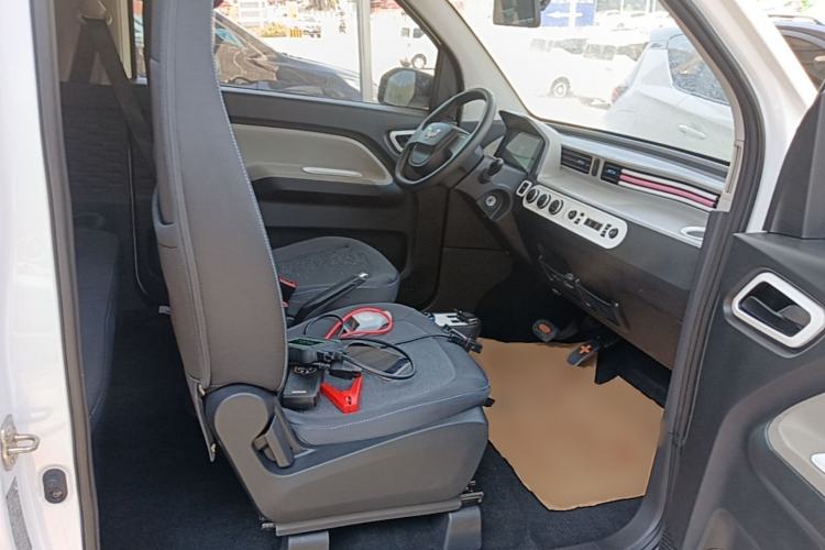 Used Wuling Hongguang MINIEV 2021 Macaron Fashion Edition Lithium-Ion Battery Right Front Seat