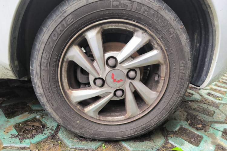 Used Wuling Hongguang MINIEV 2021 Macaron Premium Model – Lithium-NMC Right Front Wheel Hub