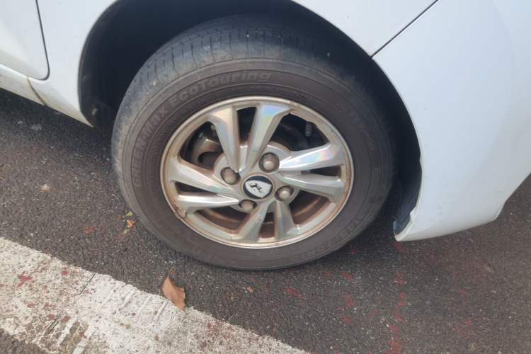 Used Wuling Hongguang MINIEV 2021 Macaron Fashion Edition Lithium-Ion Battery Right Front Wheel Hub
