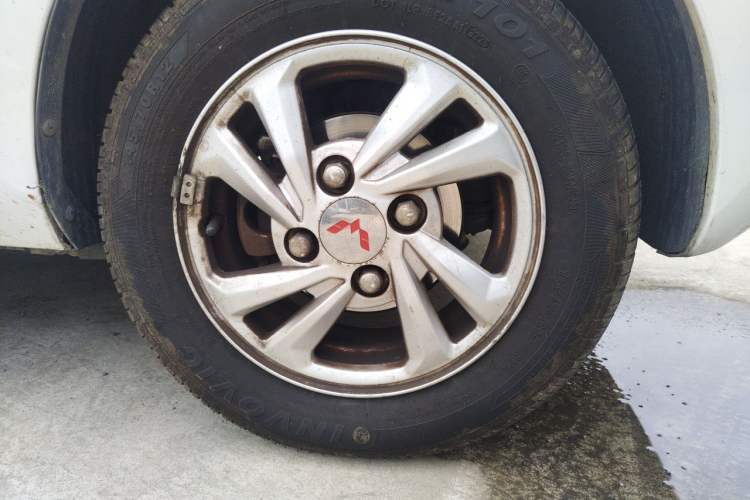 Used Wuling Hongguang MINIEV 2021 Macaron Premium Model – Lithium Iron Phosphate Right Front Wheel Hub