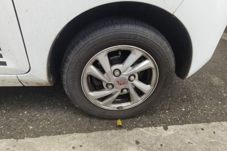 Used Wuling Hongguang MINIEV 2021 Macaron Premium Model – Lithium Iron Phosphate Right Front Wheel Hub