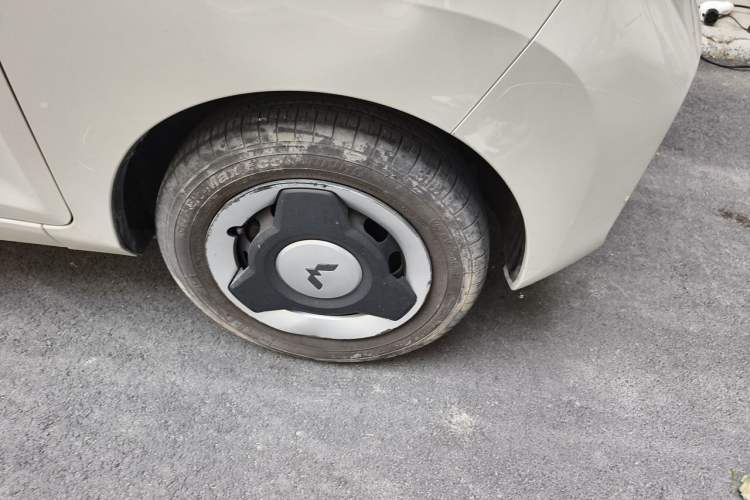 Used Wuling Hongguang MINIEV 2021 Macaron Premium Model – Lithium Iron Phosphate Right Front Wheel Hub
