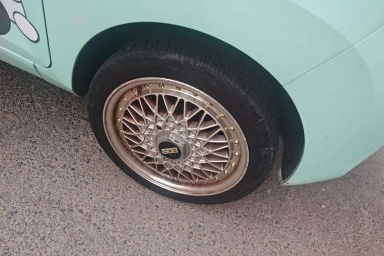 Used Wuling Hongguang MINIEV 2021 Macaron Fashion Edition Lithium-Ion Battery Right Front Wheel Hub