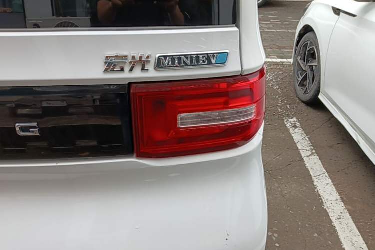Used Wuling Hongguang MINIEV 2021 Macaron Fashion Edition Lithium-Ion Battery Right Rear Taillight