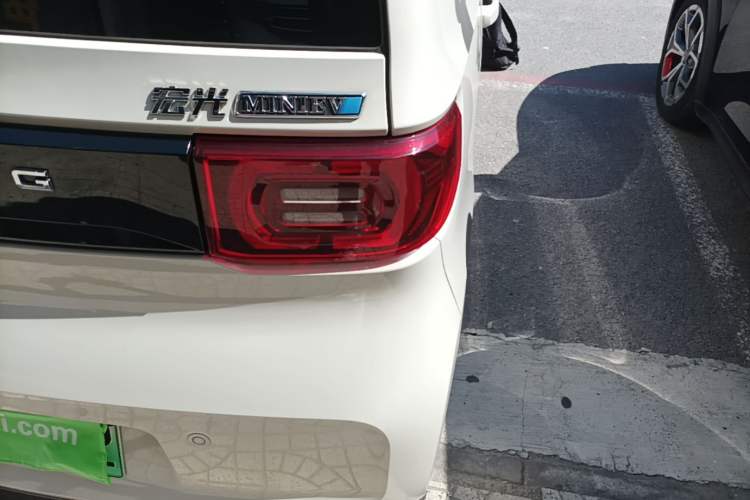 Used Wuling Hongguang MINIEV 2021 Macaron Sandwich Model 120 km Lithium NMC Right Rear Taillight