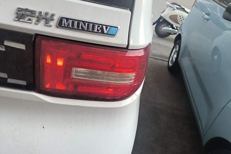 Used Wuling Hongguang MINIEV 2021 Macaron Premium Model – Lithium Iron Phosphate Right Rear Taillight