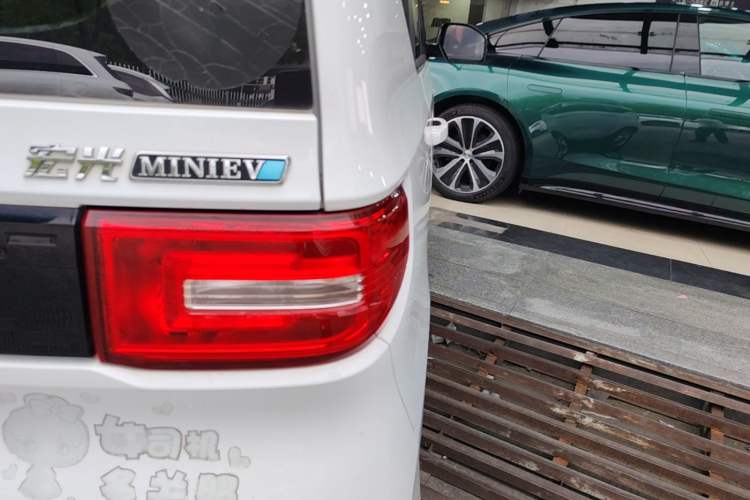 Used Wuling Hongguang MINIEV 2021 Macaron Fashion Model Lithium Iron Phosphate Right Rear Taillight