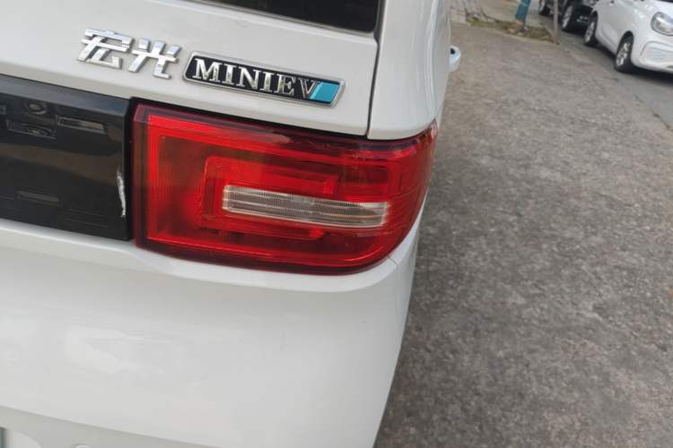 Used Wuling Hongguang MINIEV 2021 Macaron Premium Model – Lithium Iron Phosphate Right Rear Taillight