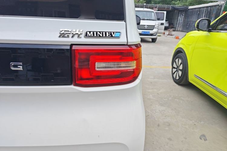 Used Wuling Hongguang MINIEV 2021 Macaron Fashion Edition Lithium-Ion Battery Right Rear Taillight