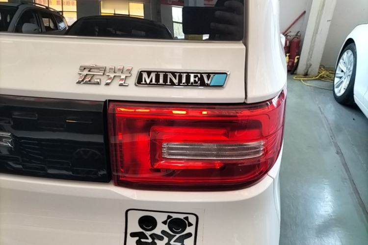 Used Wuling Hongguang MINIEV 2021 Macaron Premium Model – Lithium Iron Phosphate Right Rear Taillight