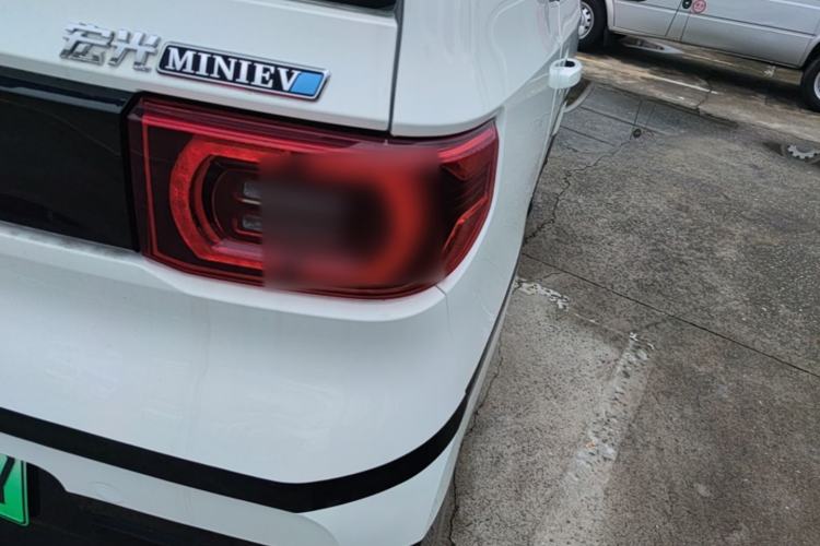 Used Wuling Hongguang MINIEV 2021 Macaron Fashion Edition Lithium-Ion Battery Right Rear Taillight
