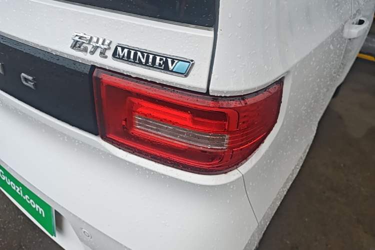 Used Wuling Hongguang MINIEV 2021 Macaron Fashion Edition Lithium-Ion Battery Right Rear Taillight