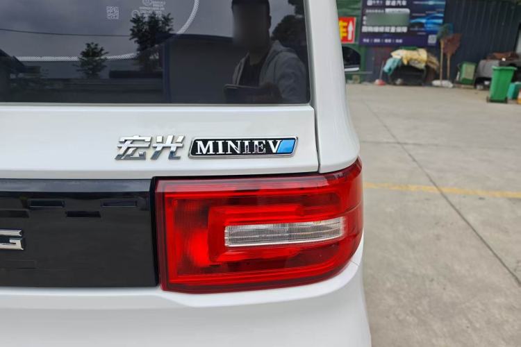 Used Wuling Hongguang MINIEV 2021 Macaron Fashion Edition Lithium-Ion Battery Right Rear Taillight