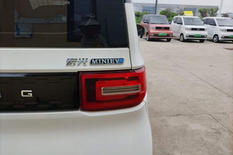 Used Wuling Hongguang MINIEV 2021 Macaron Premium Model – Lithium-NMC Right Rear Taillight