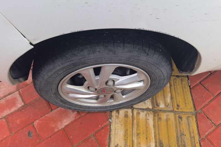 Used Wuling Hongguang MINIEV 2021 Macaron Sandwich Model 120 km Lithium Iron Phosphate Right Rear Wheel Hub