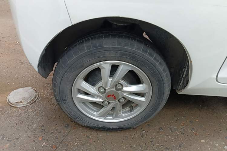 Used Wuling Hongguang MINIEV 2021 Macaron Fashion Edition Lithium-Ion Battery Right Rear Wheel Hub