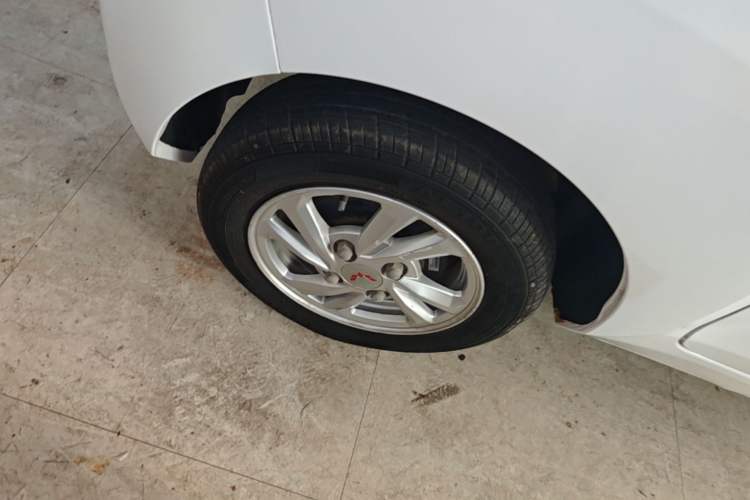 Used Wuling Hongguang MINIEV 2021 Macaron Premium Model – Lithium Iron Phosphate Right Rear Wheel Hub