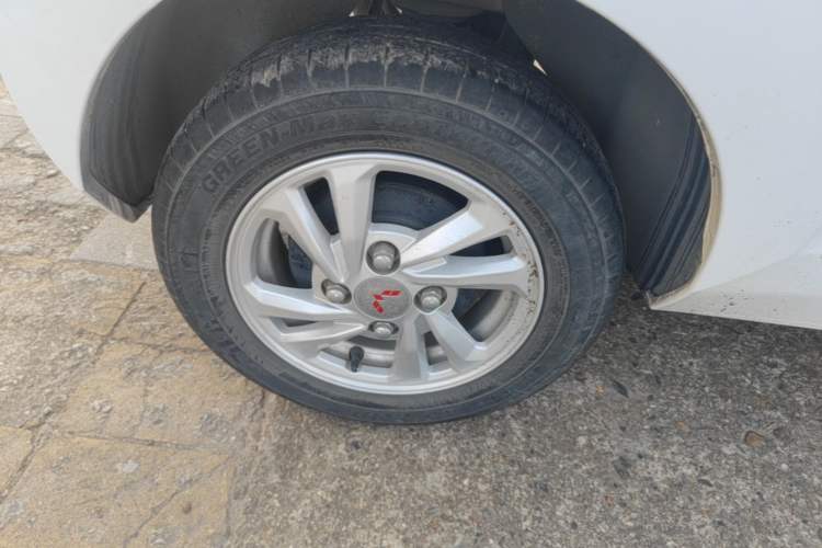 Used Wuling Hongguang MINIEV 2021 Macaron Premium Model – Lithium Iron Phosphate Right Rear Wheel Hub