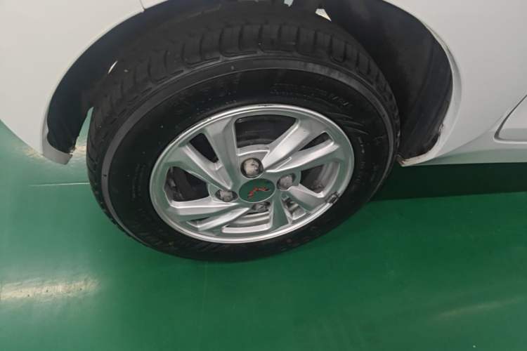 Used Wuling Hongguang MINIEV 2021 Macaron Premium Model – Lithium Iron Phosphate Right Rear Wheel Hub