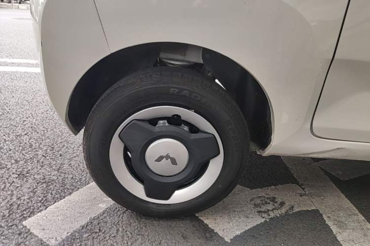 Used Wuling Hongguang MINIEV 2021 Macaron Premium Model – Lithium-NMC Right Rear Wheel Hub