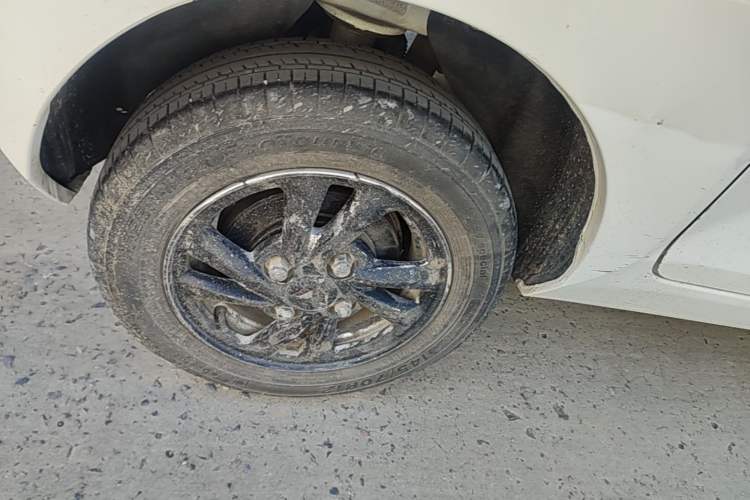 Used Wuling Hongguang MINIEV 2021 Macaron Fashion Edition Lithium-Ion Battery Right Rear Wheel Hub