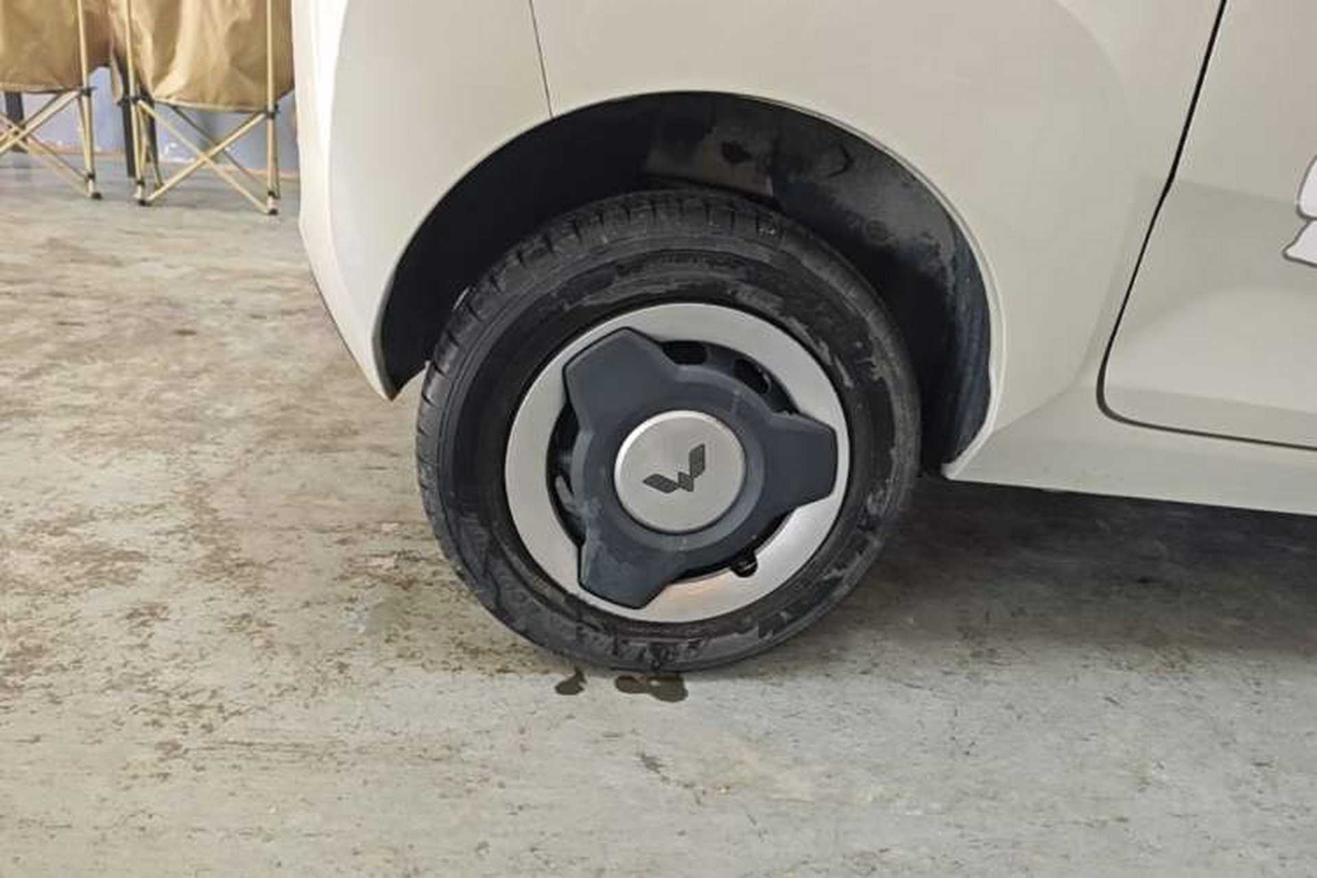 Used Wuling Hongguang MINIEV 2021 Macaron Premium Model – Lithium Iron Phosphate Right Rear Wheel Hub