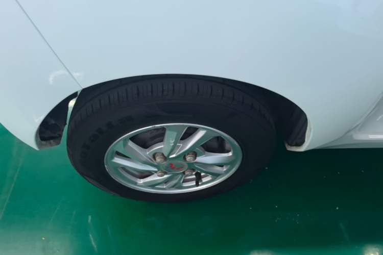 Used Wuling Hongguang MINIEV 2021 Macaron Premium Model – Lithium Iron Phosphate Right Rear Wheel Hub