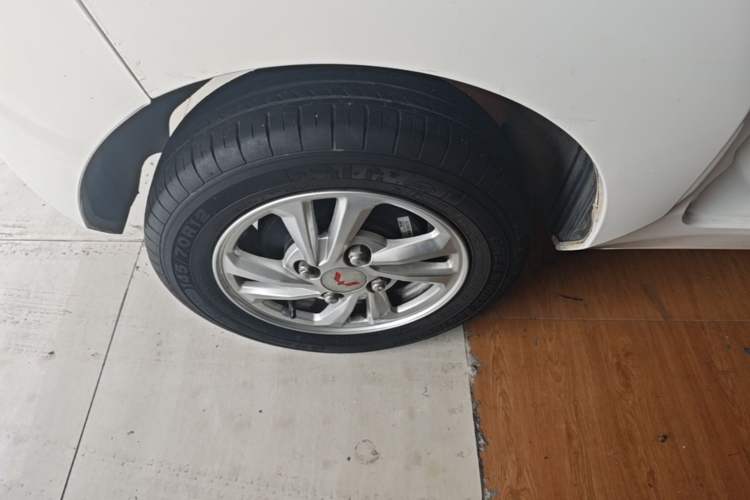Used Wuling Hongguang MINIEV 2021 Macaron Fashion Model Lithium Iron Phosphate Right Rear Wheel Hub