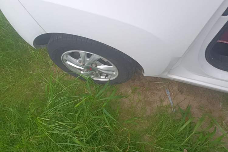 Used Wuling Hongguang MINIEV 2021 Macaron Fashion Edition Lithium-Ion Battery Right Rear Wheel Hub