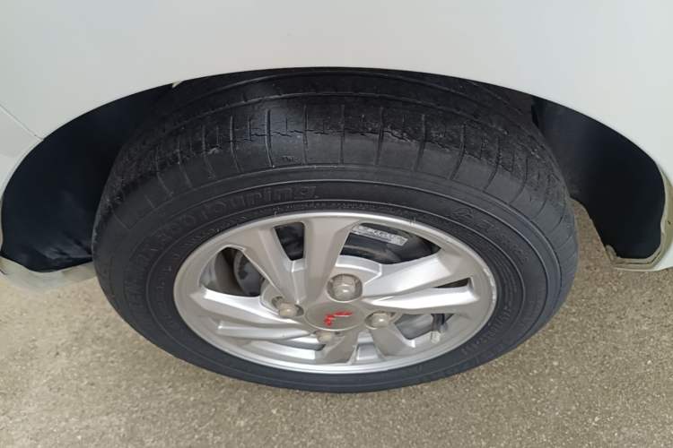 Used Wuling Hongguang MINIEV 2021 Macaron Premium Model – Lithium Iron Phosphate Right Rear Wheel Hub