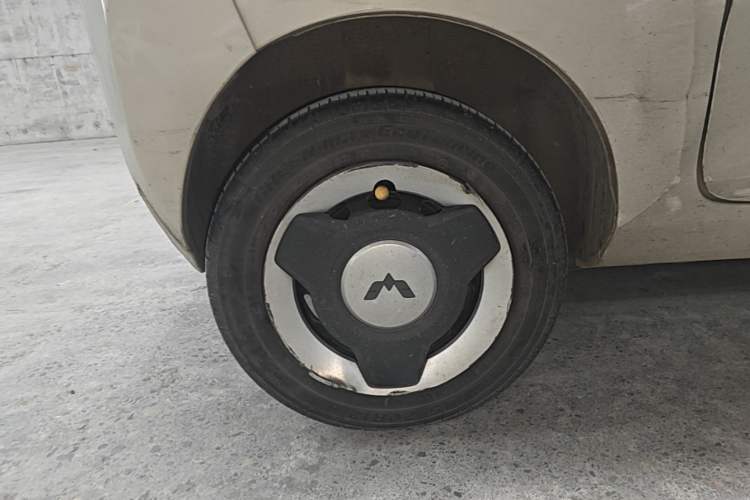Used Wuling Hongguang MINIEV 2021 Macaron Premium Model – Lithium-NMC Right Rear Wheel Hub