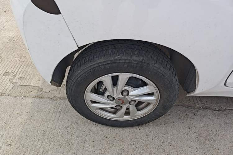 Used Wuling Hongguang MINIEV 2021 Macaron Fashion Edition Lithium-Ion Battery Right Rear Wheel Hub