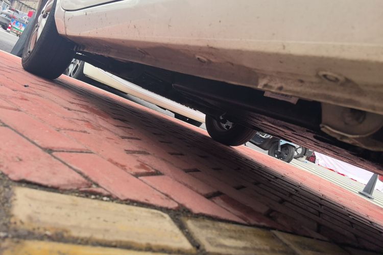 Used Wuling Hongguang MINIEV 2021 Macaron Sandwich Model 120 km Lithium Iron Phosphate Right Side Sill