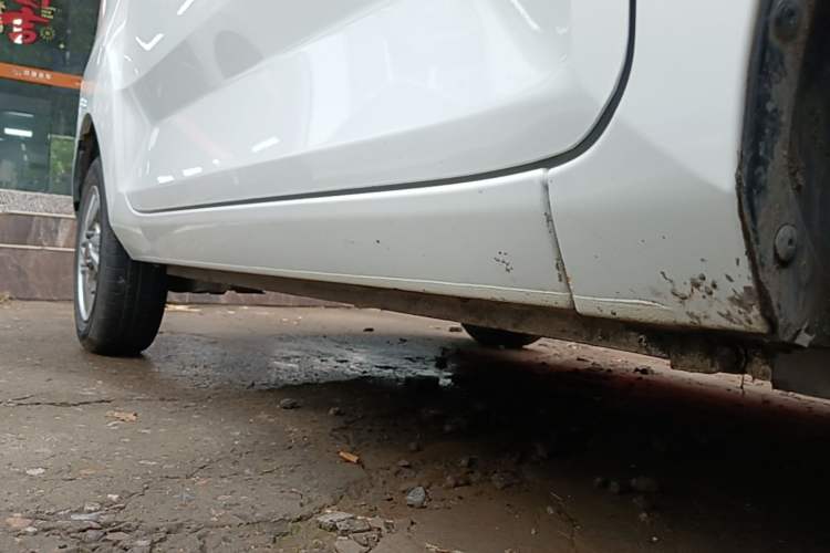 Used Wuling Hongguang MINIEV 2021 Macaron Fashion Edition Lithium-Ion Battery Right Side Sill