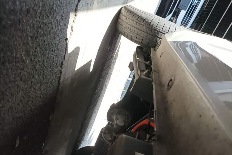 Used Wuling Hongguang MINIEV 2021 Macaron Sandwich Model 120 km Lithium NMC Right Side Sill