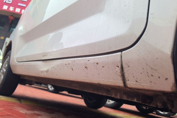 Used Wuling Hongguang MINIEV 2021 Macaron Sandwich Model 120 km Lithium Iron Phosphate Right Side Sill
