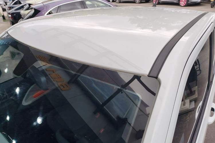 Used Wuling Hongguang MINIEV 2021 Macaron Fashion Model Lithium Iron Phosphate Roof