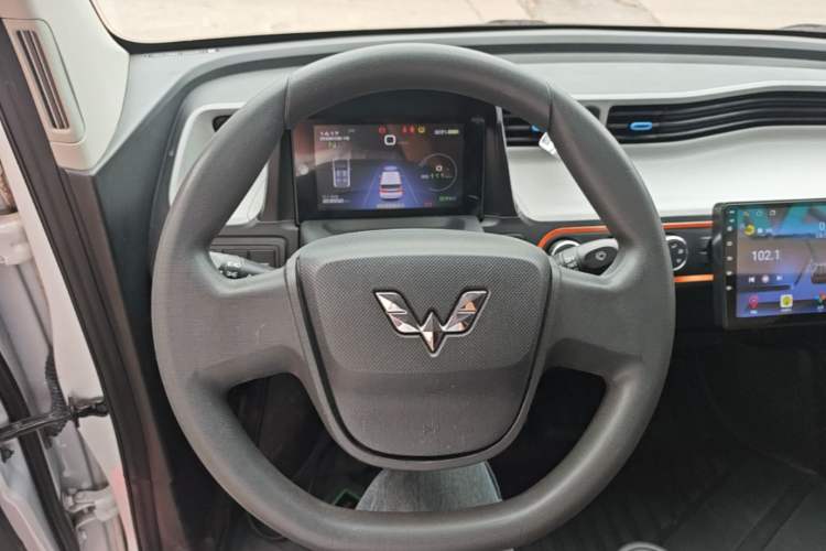 Used Wuling Hongguang MINIEV 2021 Macaron Fashion Edition Lithium-Ion Battery Steering Wheel