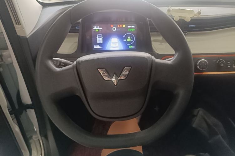 Used Wuling Hongguang MINIEV 2021 Macaron Fashion Model Lithium Iron Phosphate Steering Wheel