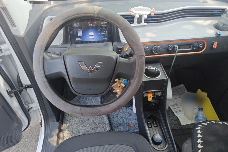 Used Wuling Hongguang MINIEV 2021 Macaron Fashion Edition Lithium-Ion Battery Steering Wheel