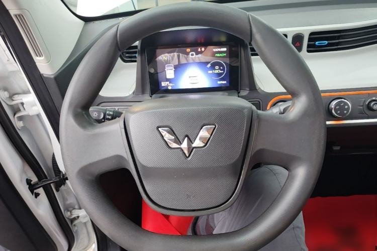 Used Wuling Hongguang MINIEV 2021 Macaron Fashion Model Lithium Iron Phosphate Steering Wheel