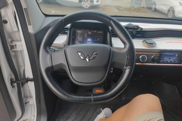 Used Wuling Hongguang MINIEV 2021 Macaron Premium Model – Lithium Iron Phosphate Steering Wheel
