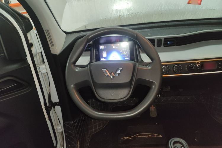 Used Wuling Hongguang MINIEV 2021 Macaron Fashion Edition Lithium-Ion Battery Steering Wheel