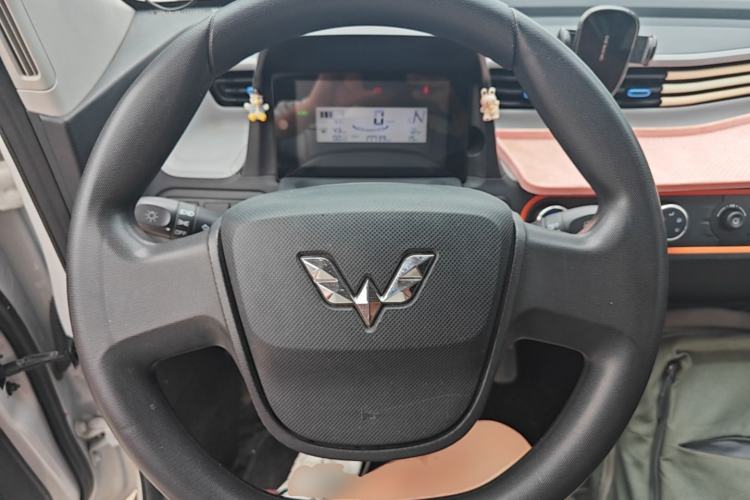 Used Wuling Hongguang MINIEV 2021 Macaron Fashion Edition Lithium-Ion Battery Steering Wheel